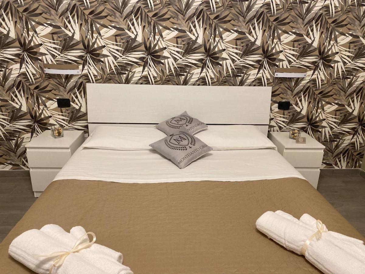 Montesantogroup Amalfi Room เนเปิลส์ ภายนอก รูปภาพ